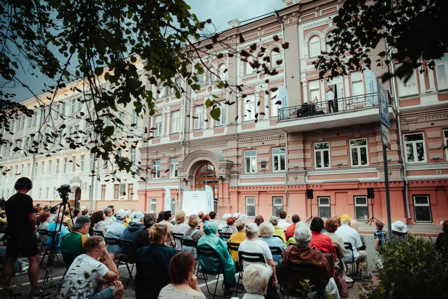 Открыт прием заявок от исполнителей на фестиваль «Музыка балконов. Великие реки»